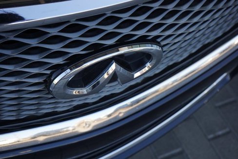 Used 2018 INFINITI Q70 Luxe image 14