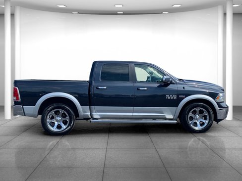 Used 2016 RAM 1500 Laramie w/ Convenience Group image 8