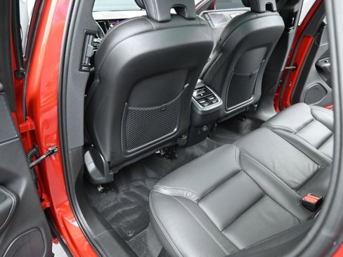 Certified 2021 Volvo XC60 T5 Inscription w/ Protection Package image 29