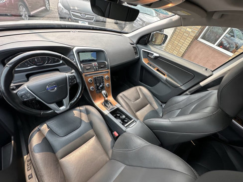 Used 2017 Volvo XC60 T5 Inscription w/ Preferred Option Package image 6
