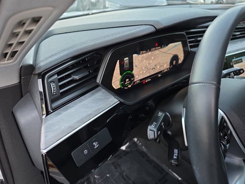 Used 2021 Audi e-tron Premium w/ Convenience Plus Package image 37