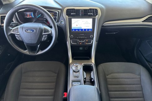 Used 2020 Ford Fusion SE image 13