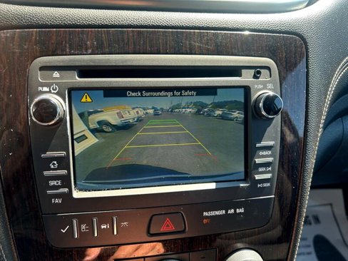 Used 2016 Chevrolet Traverse LT w/ Style and Technology Package image 14