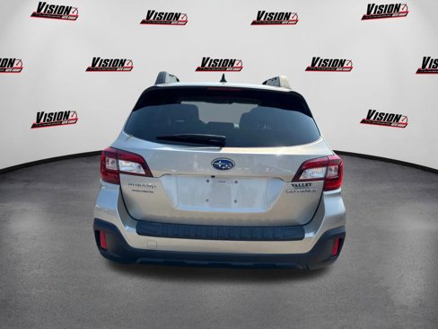 Used 2019 Subaru Outback 2.5i Premium image 6