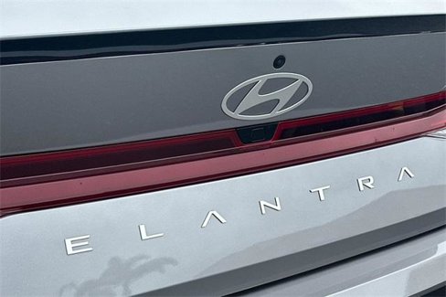 Used 2025 Hyundai Elantra Sport image 27