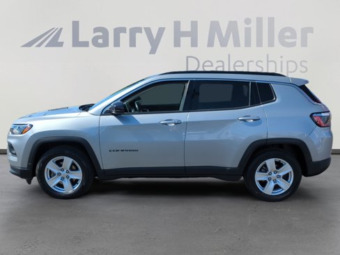 Used 2022 Jeep Compass Latitude w/ Convenience Group image 2