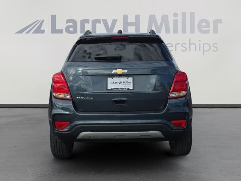 Used 2022 Chevrolet Trax LT w/ LT Convenience Package image 4