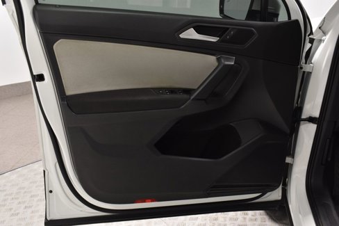 Used 2019 Volkswagen Tiguan S w/ Driver Assistance Package image 9