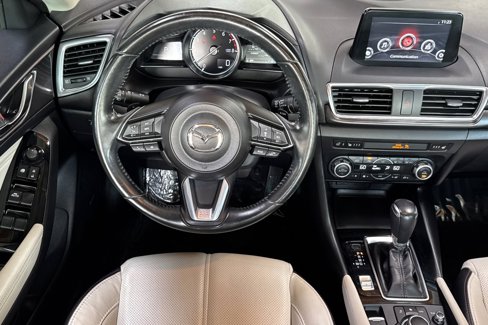 Used 2018 MAZDA MAZDA3 Grand Touring w/ Premium Equipment Package image 28