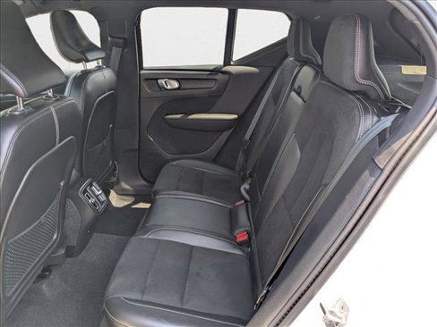 Used 2021 Volvo XC40 T5 R-Design image 22
