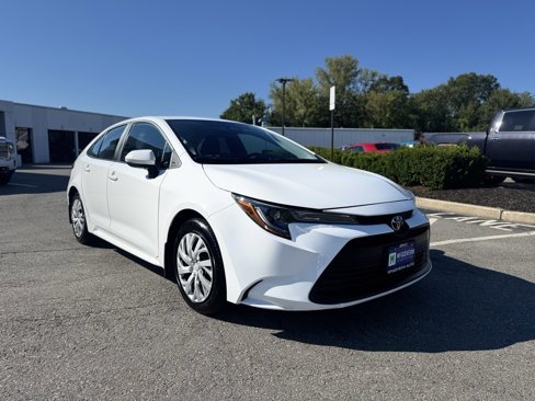 Used 2024 Toyota Corolla LE image 9