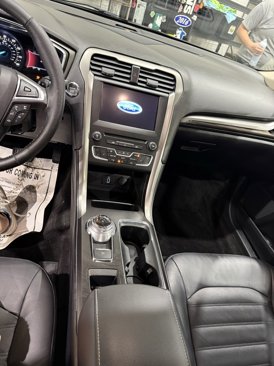 Used 2017 Ford Fusion SE w/ Fusion SE Technology Package image 27