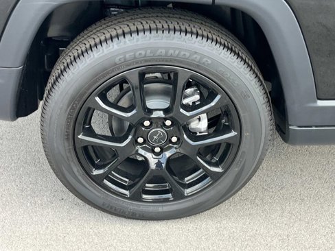 New 2025 Jeep Compass Latitude w/ Altitude Special Edition image 9