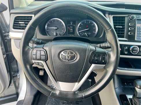 Used 2014 Toyota Highlander XLE image 10