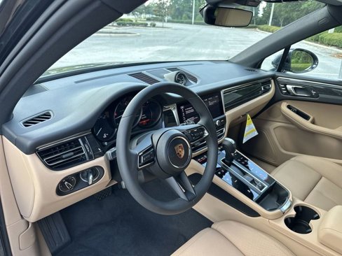New 2025 Porsche Macan image 12