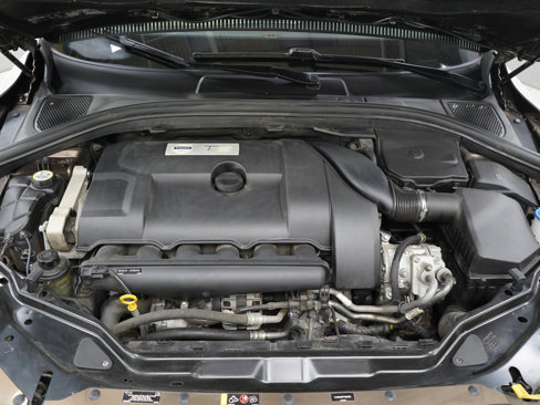Used 2015 Volvo XC60 T6 Platinum image 31