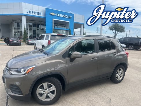Used 2021 Chevrolet Trax LT w/ LT Convenience Package image 1