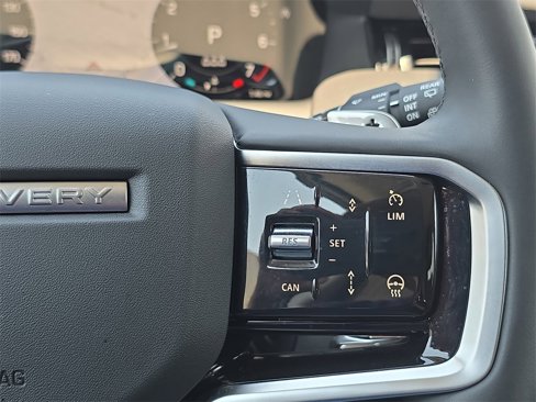 Used 2024 Land Rover Discovery Sport S image 18