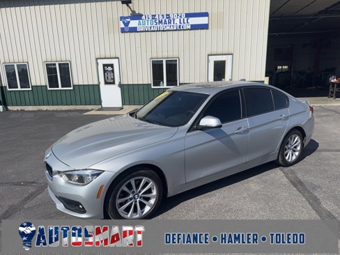 Used 2018 BMW 320i xDrive Sedan w/ Convenience Package image 3