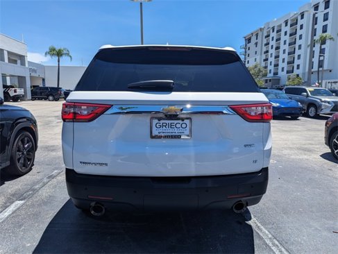Used 2021 Chevrolet Traverse LT w/ LT Premium Package image 11