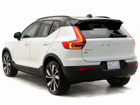 Used 2022 Volvo XC40 P8 Recharge Plus image 31