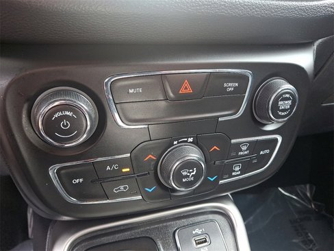 Used 2021 Jeep Compass 80th Special Edition image 15