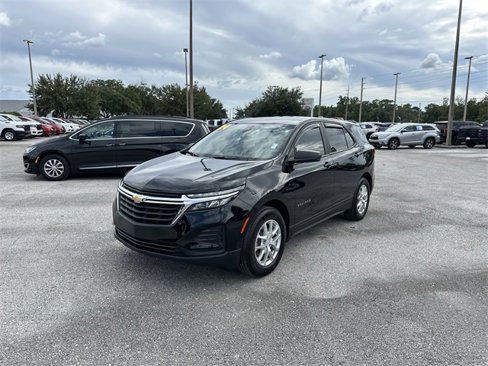 Used 2024 Chevrolet Equinox LS image 2