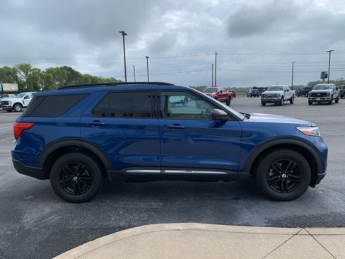 Used 2022 Ford Explorer XLT image 4