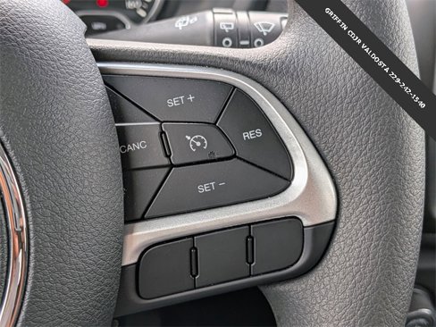 Used 2023 Jeep Renegade Latitude image 25