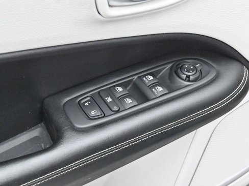 Used 2019 Jeep Compass Latitude w/ Popular Equipment Group image 10