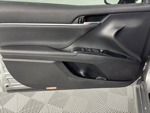 Used 2020 Toyota Camry XSE image 21