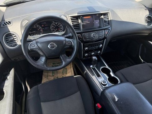 Used 2020 Nissan Pathfinder SV image 10