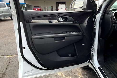 Used 2017 Buick Enclave Premium image 18