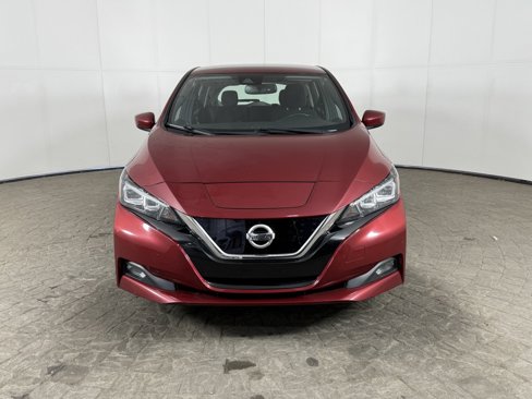 Used 2018 Nissan Leaf SV w/ SV Technology Package image 2