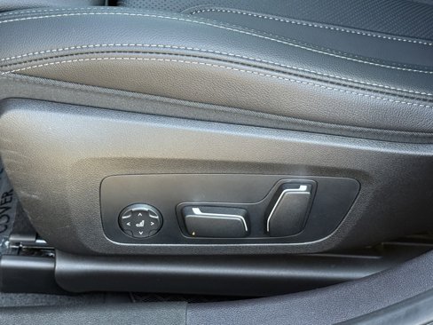 Used 2025 BMW 330i Sedan w/ Convenience Package image 19