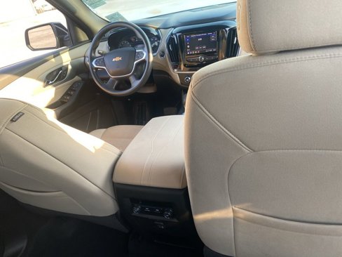 Used 2022 Chevrolet Traverse LS image 15