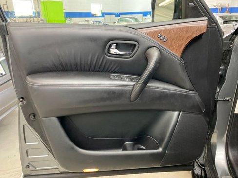 Used 2016 INFINITI QX80 Luxe w/ 22" Wheel Package image 24