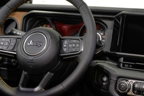Used 2024 Jeep Wrangler Unlimited Rubicon w/ Technology Group image 58