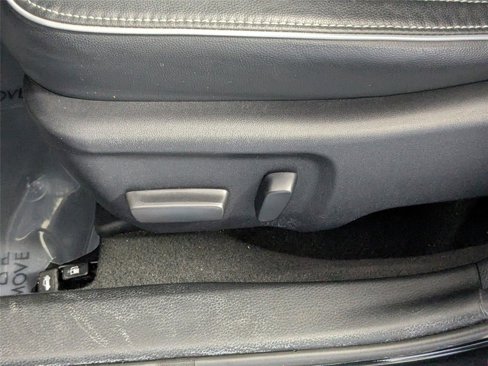 Used 2019 Toyota Corolla XLE image 12