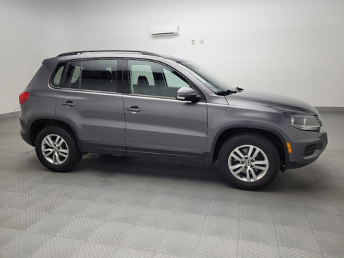 Used 2016 Volkswagen Tiguan S image 11