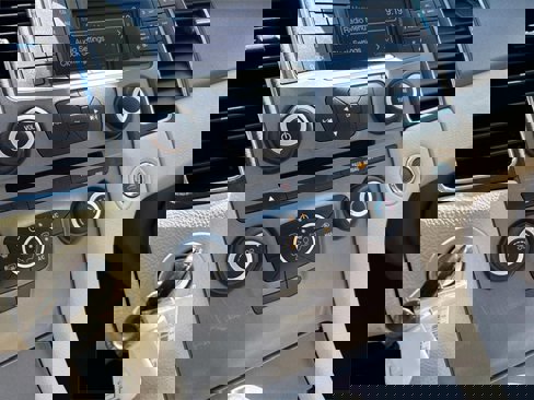 Certified 2019 Ford Taurus SE image 30