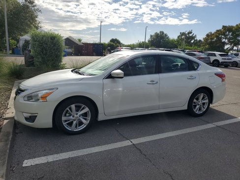 Used 2014 Nissan Altima 2.5 SV w/ Convenience Package image 1