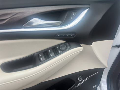 Used 2022 Buick Enclave Avenir image 14