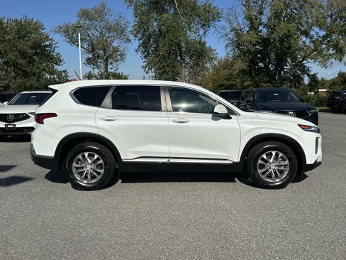 Used 2019 Hyundai Santa Fe SE image 2