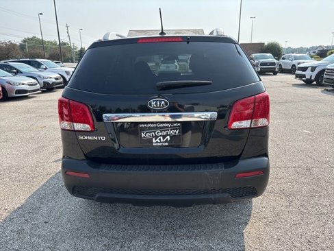 Used 2012 Kia Sorento LX w/ Convenience Pkg image 6