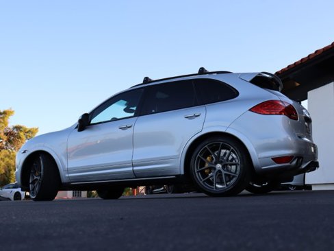 Used 2013 Porsche Cayenne Turbo image 17