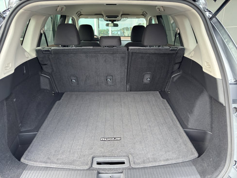 Used 2023 Nissan Rogue SV image 16