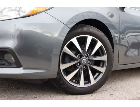Used 2017 Nissan Altima 2.5 SL image 2