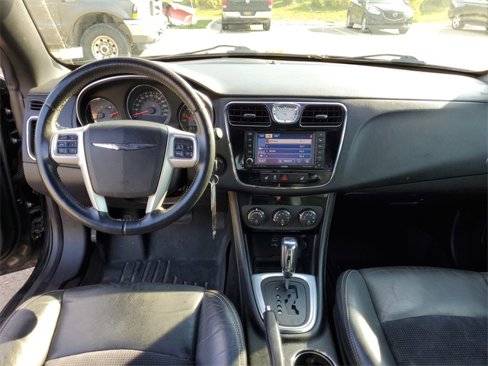 Used 2013 Chrysler 200 S image 24