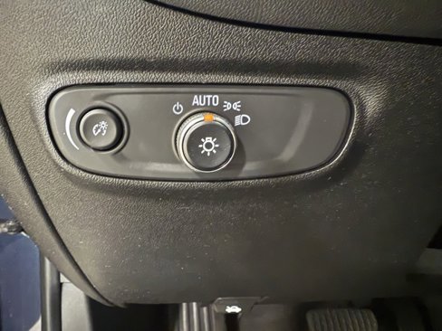Used 2018 Chevrolet Equinox LT image 14